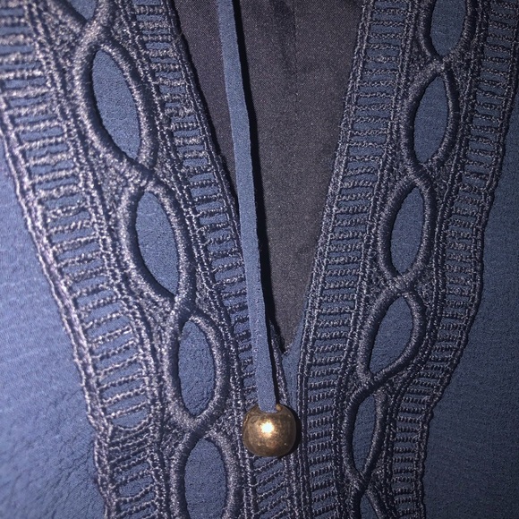 Finders Keepers low-cut blouse - Picture 6 of 11